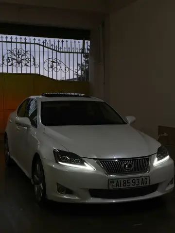 2011 LEXUS IS