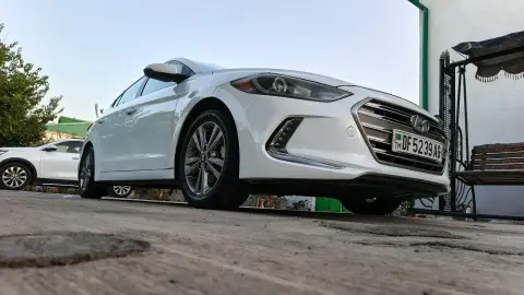 2018 HYUNDAI Elantra
