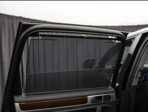 VW Touareg gapy setka