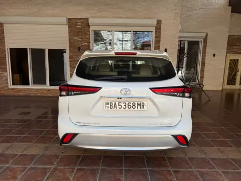 2021 Toyota Highlander Platinum