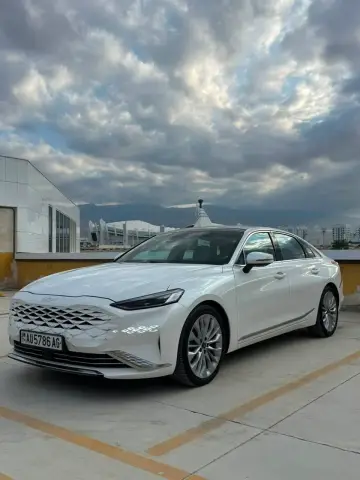 2021 KIA K8