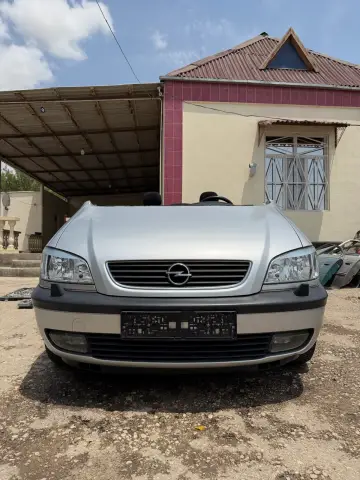 Opel zafira a morda