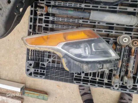 Ford explorer fara balka we suratdaky zatlar bar