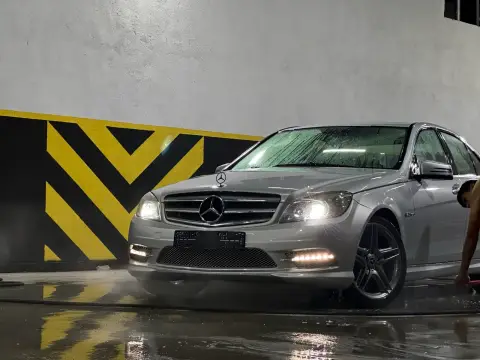 2011 MERCEDES-BENZ C-Class