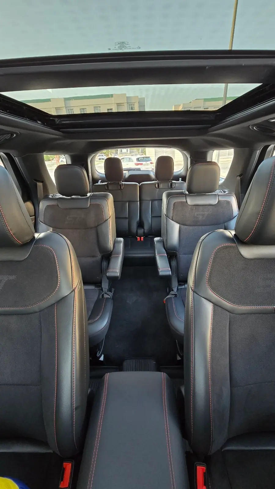 2025 Ford Explorer St 8