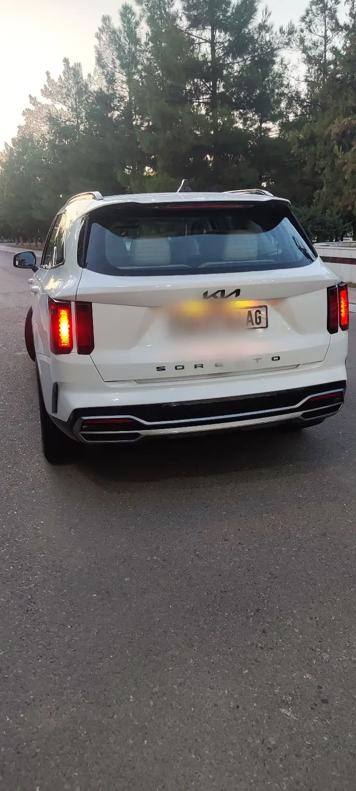 2022 Kia Sorento S 4