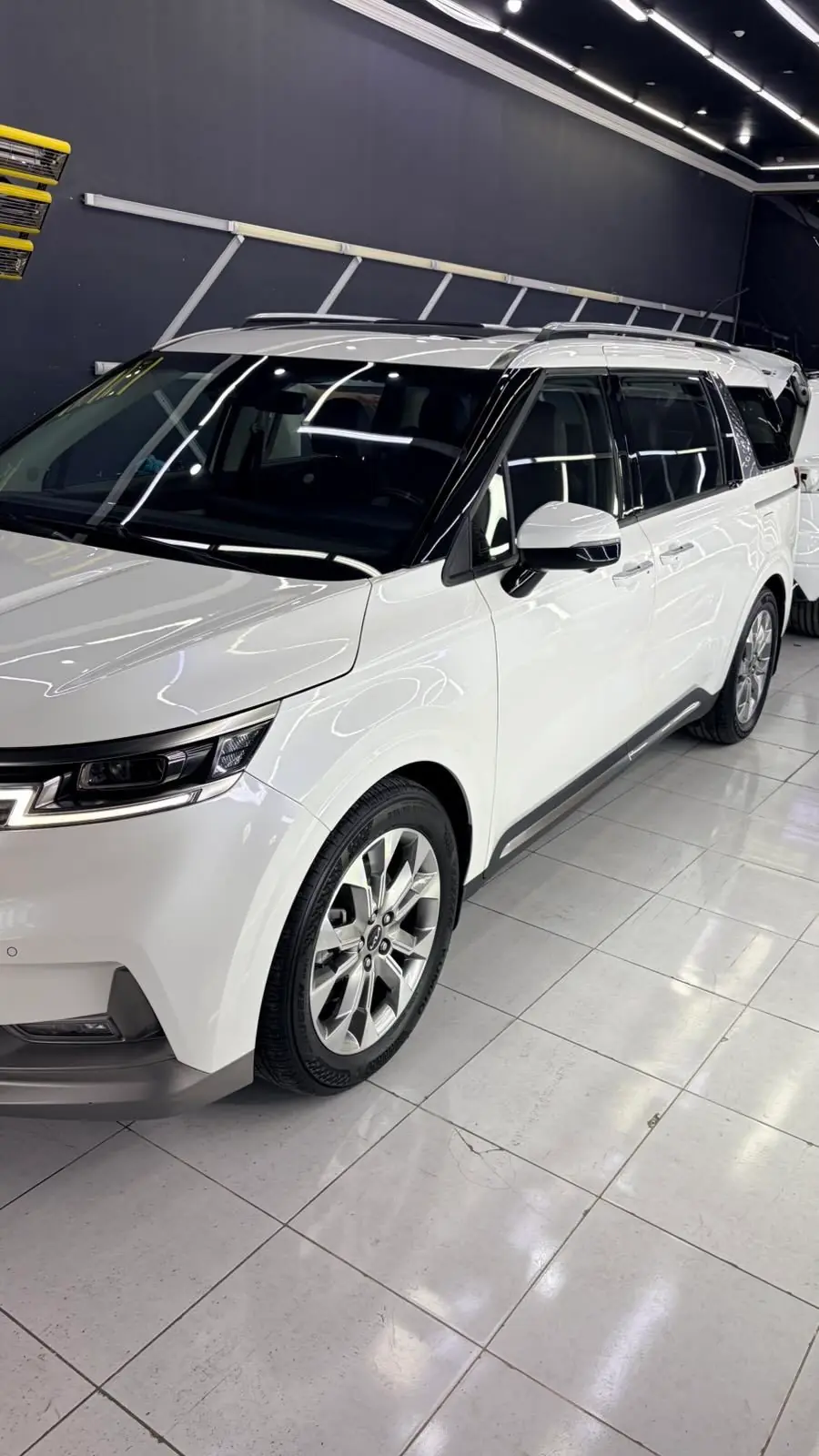 2023 Kia Carnival Sx 3