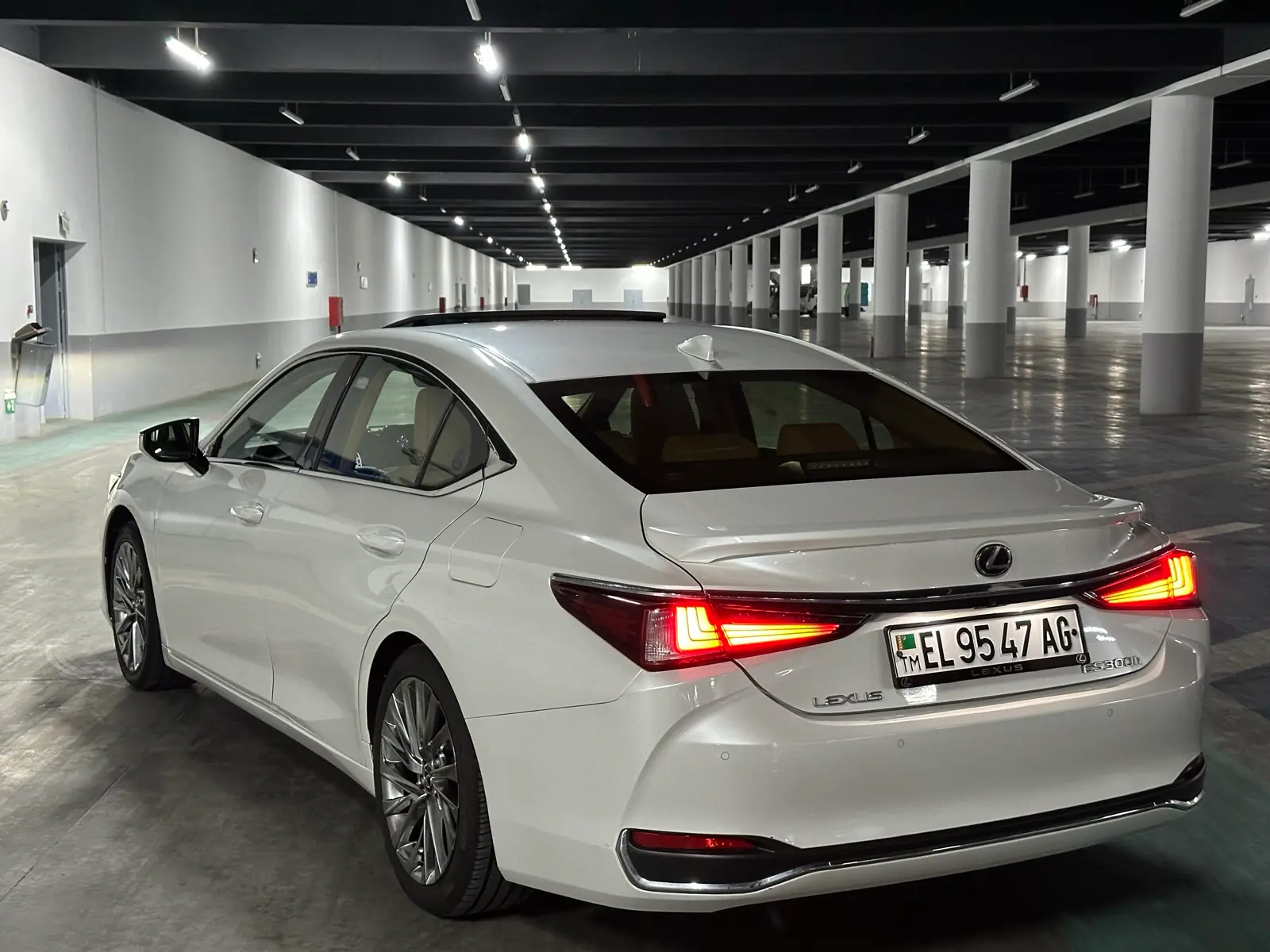 2023 LEXUS Es300h 6