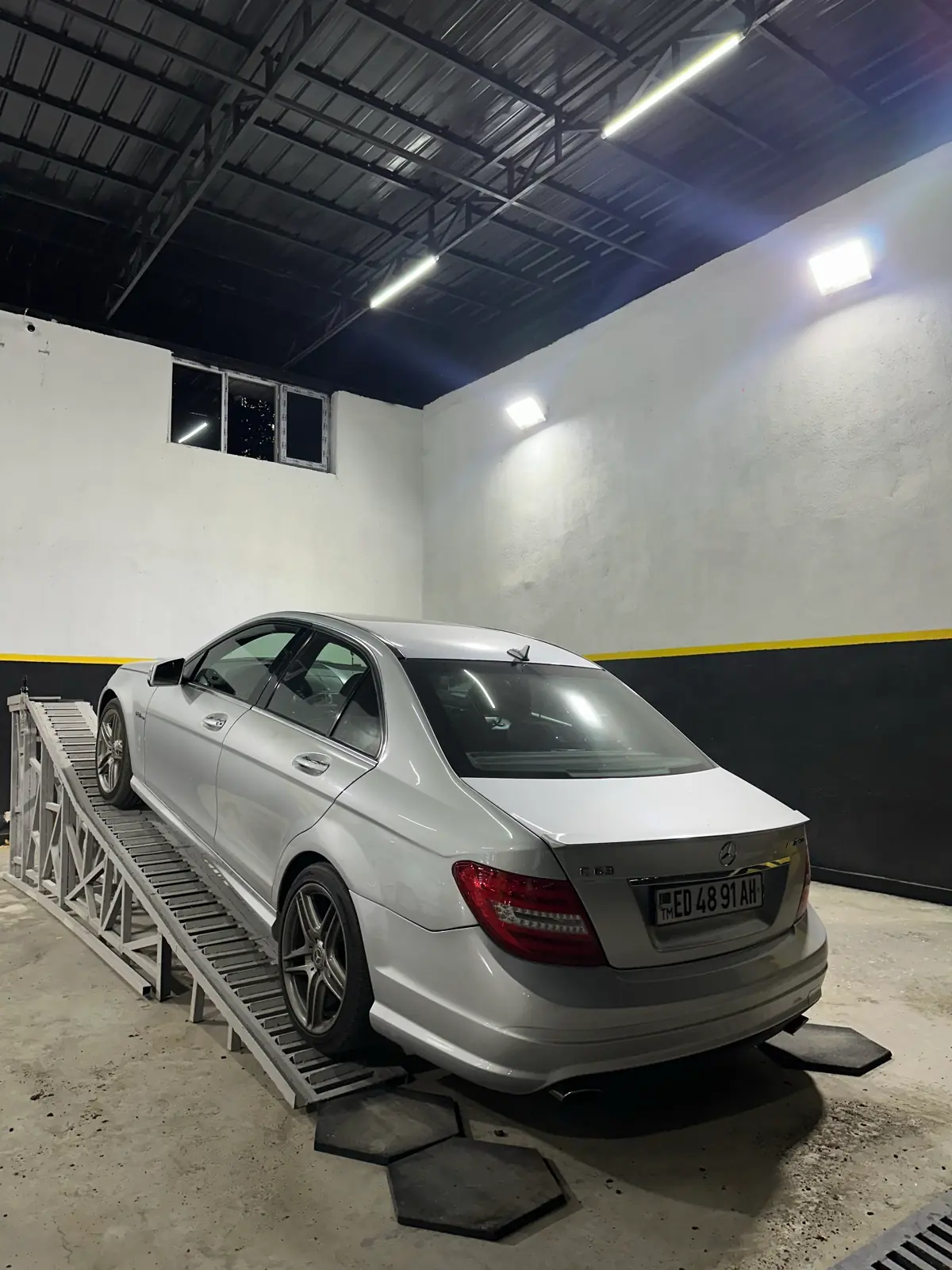 2011 MERCEDES-BENZ C-Class 3