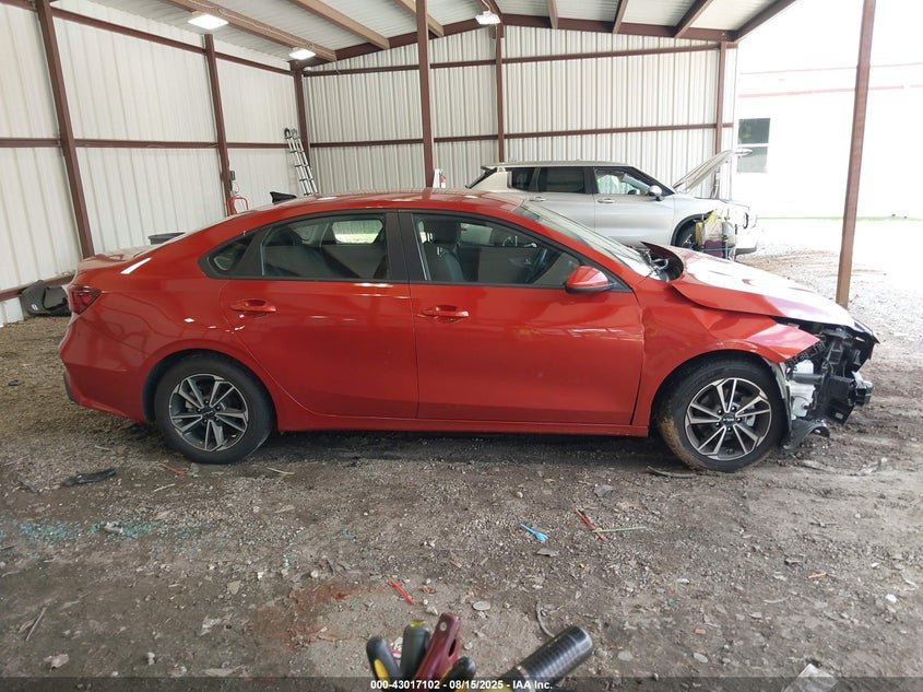 2023 Kia Forte Lxs 17