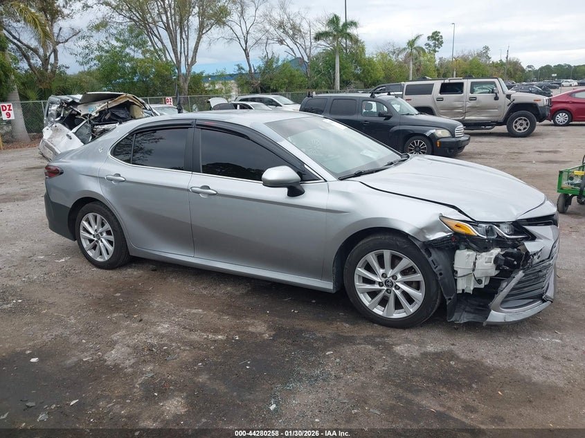 2022 Toyota Camry Le 8