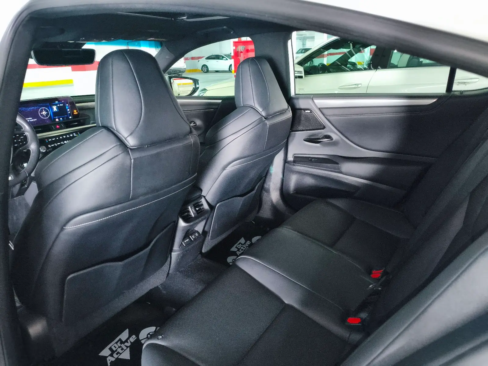 2021 LEXUS ES 7