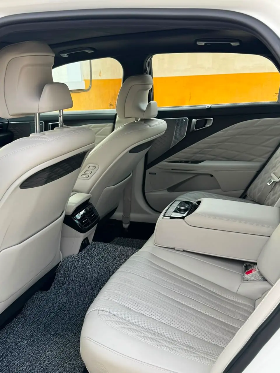 2021 KIA K8 4