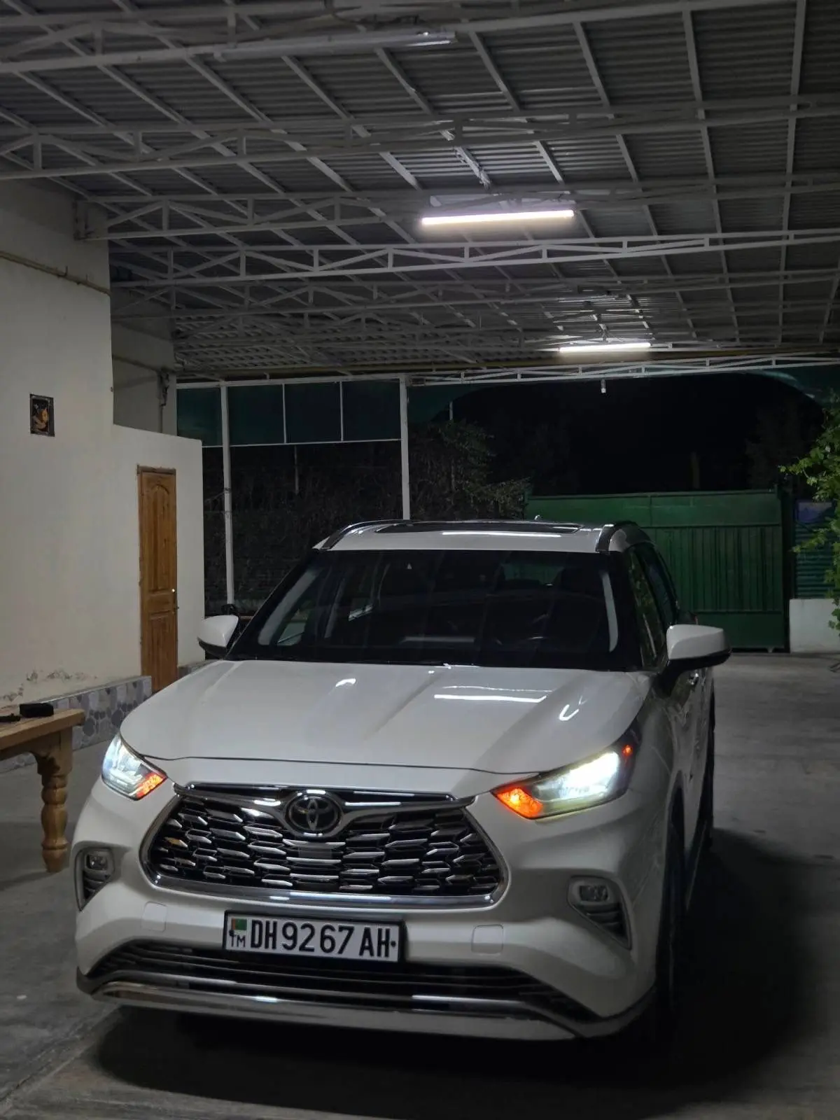 2020 TOYOTA Highlander 4
