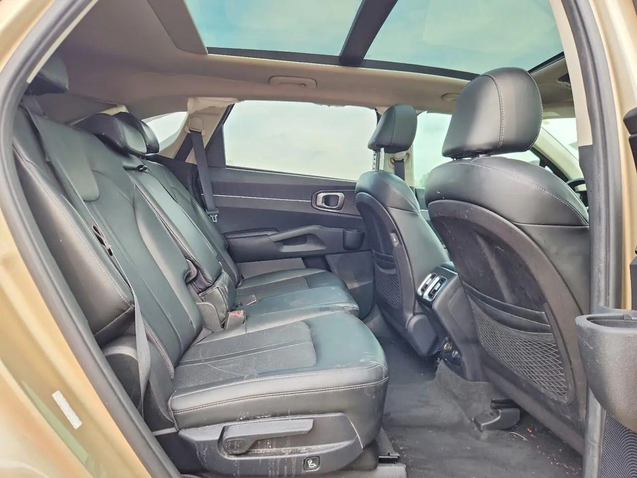 2021 Kia Sorento S 10
