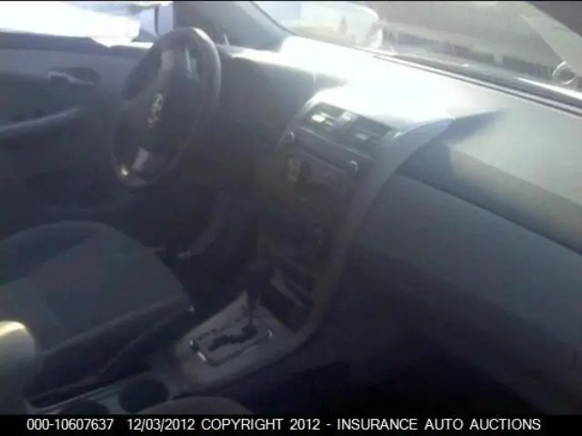2011 TOYOTA Corolla 8