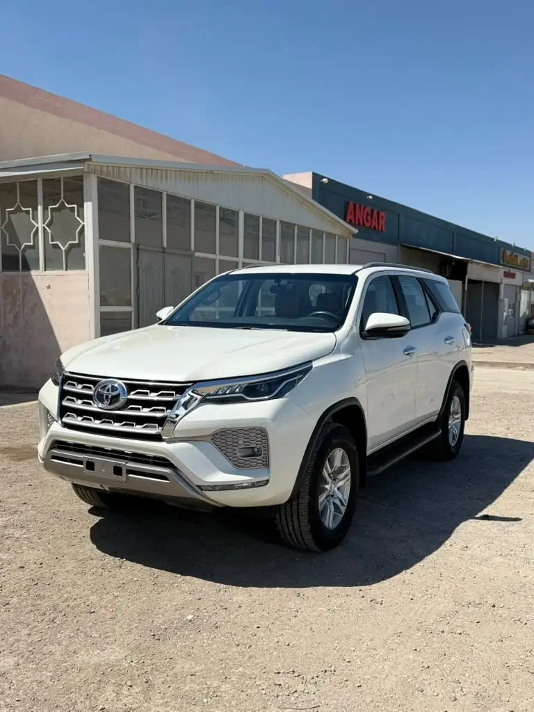 Toyota Fortuner 1