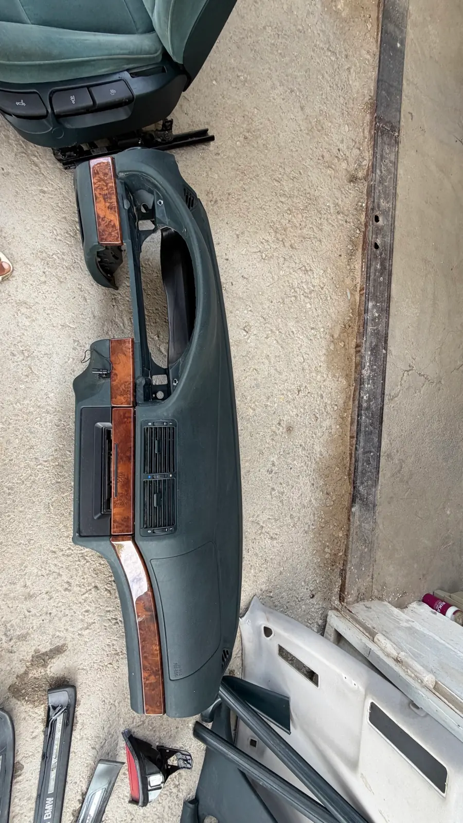 Bmw e39 yashyl salon ahlije detallary bar komplekt satylyar hemme zady yashyl renkde arassaja mordan zady germaniyadan gelen bashgada bmw zapjastlary un arkayyn habarlashyp bilersiniz amatly bahadan 1