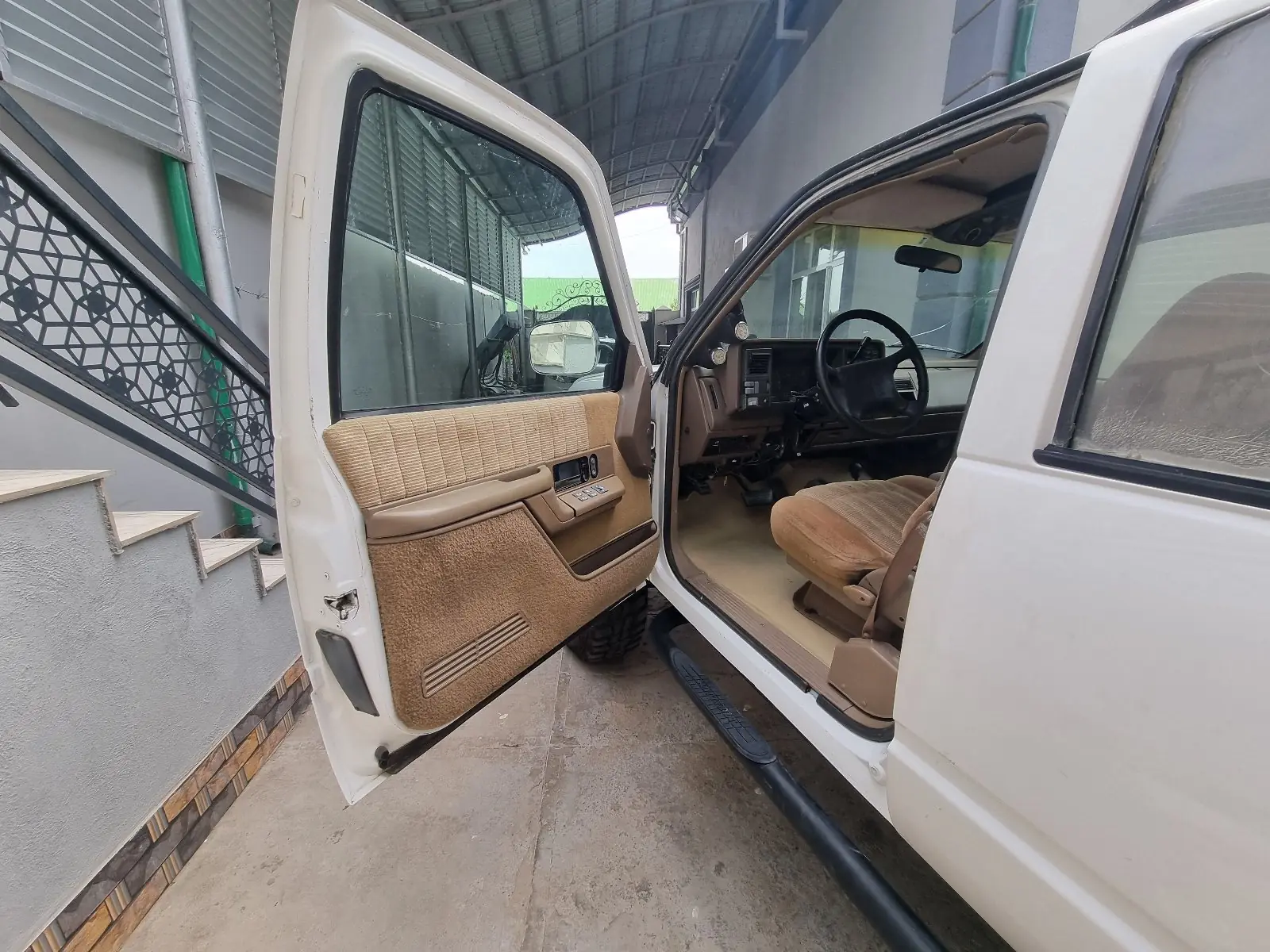 1994 CHEVROLET Suburban 4