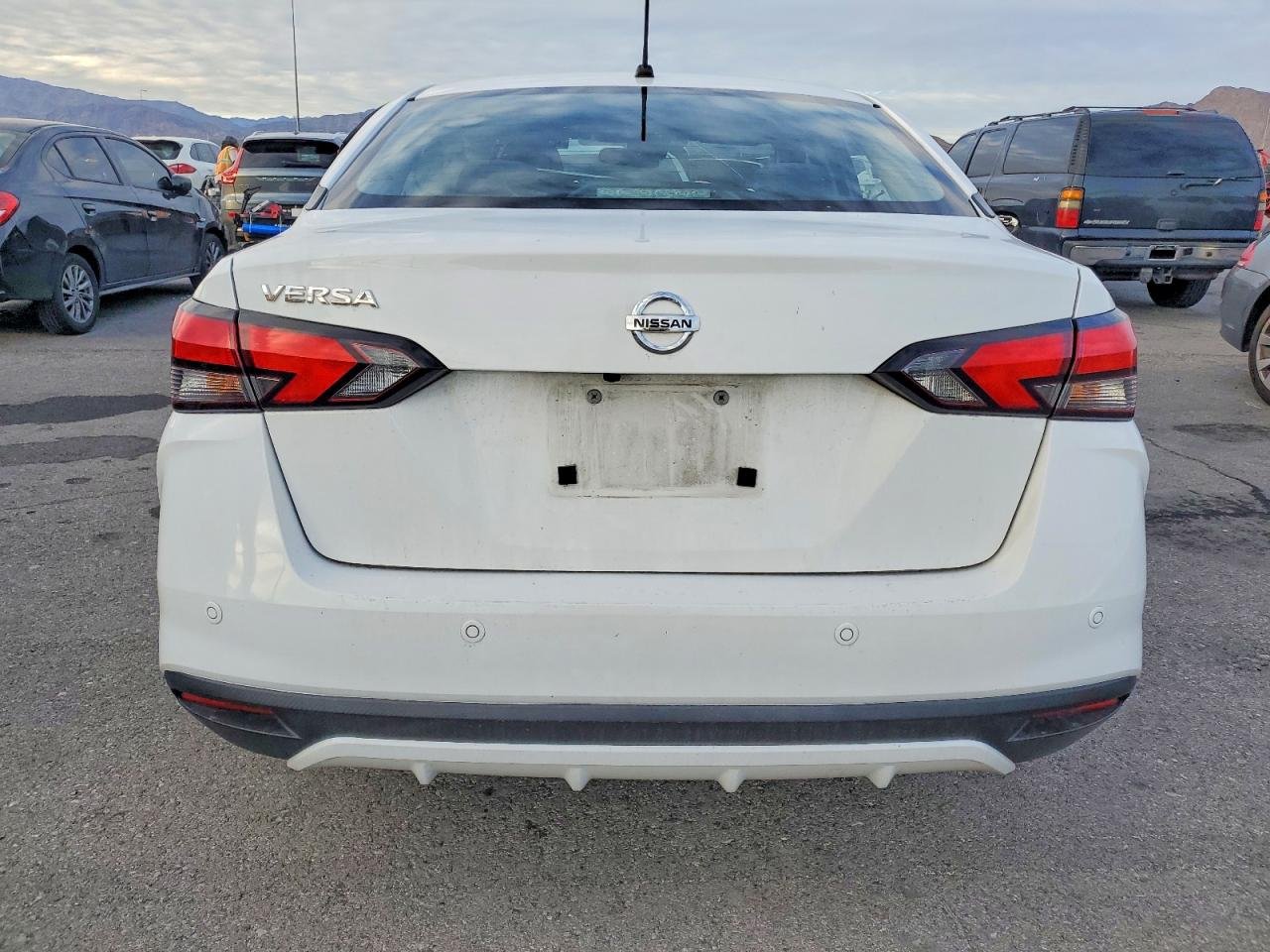 2021 Nissan Versa S 8