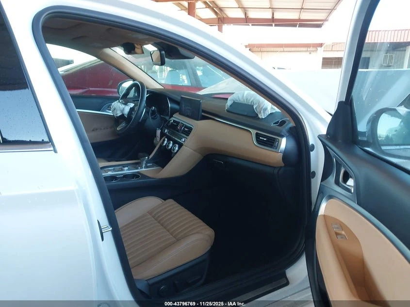 2022 Genesis G70 2.0T Rwd 13