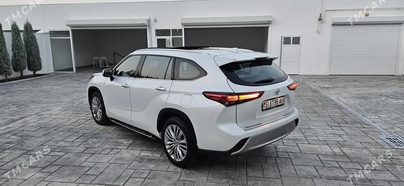 2021 Toyota Highlander Platinum 3