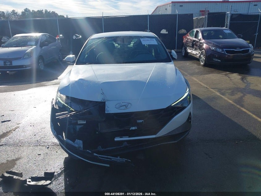 2022 Hyundai Elantra Sel 16