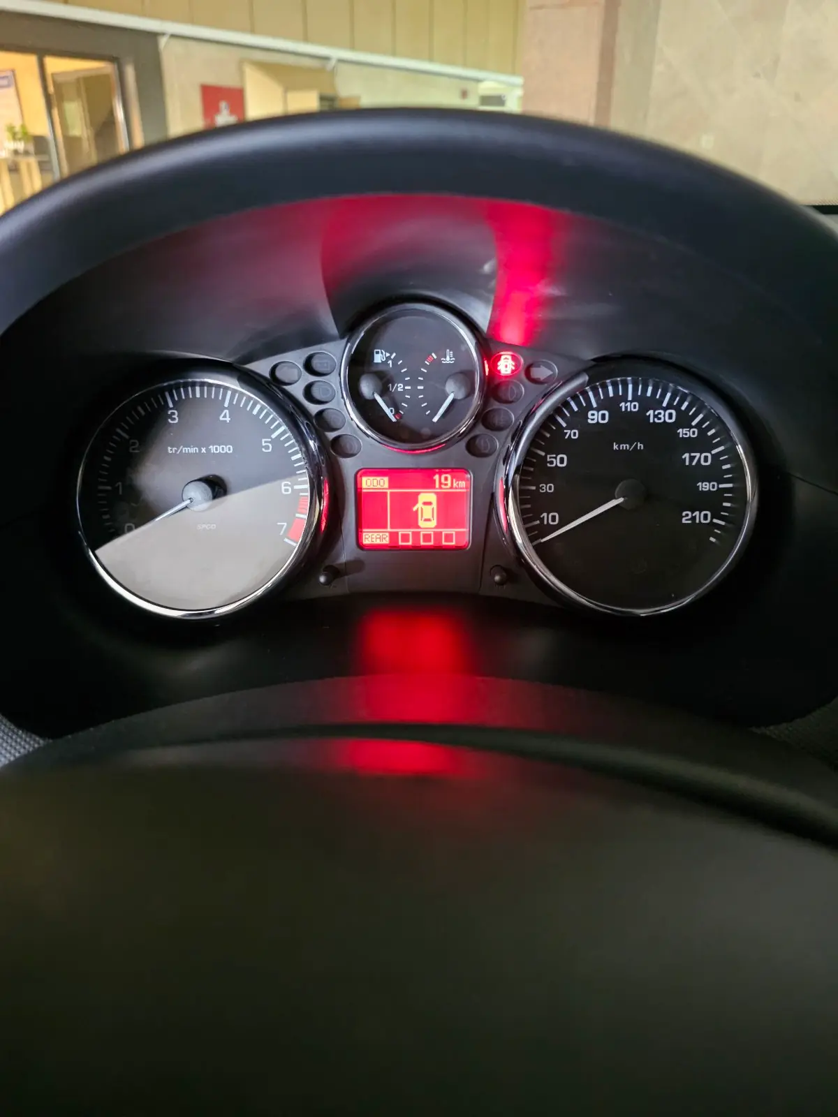 Peugeot 207i 7