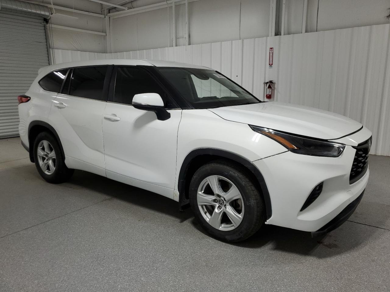 2023 Toyota Highlander Le 4