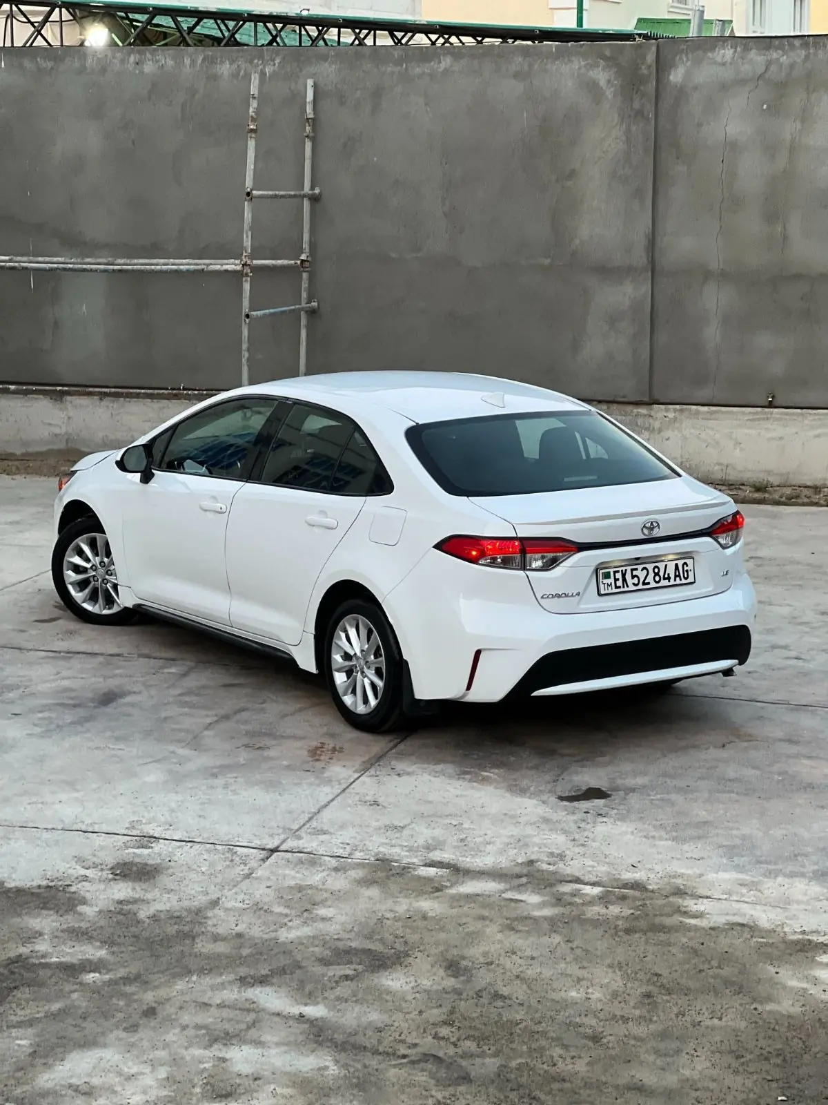 2022 Toyota Corolla Le 4