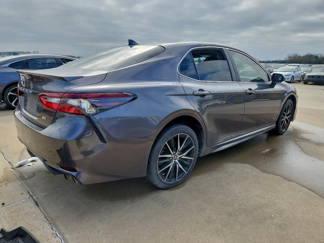 2021 Toyota Camry Se 3