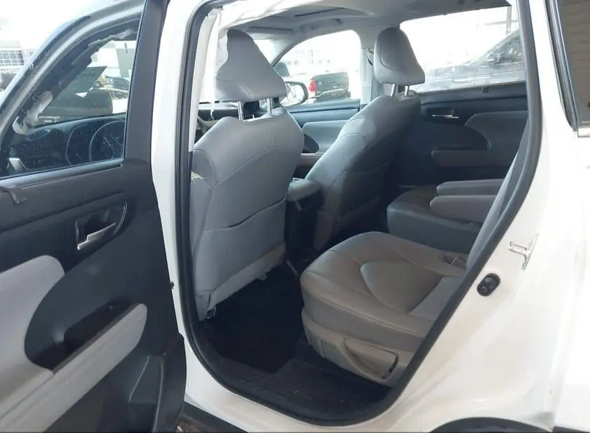 2021 TOYOTA Highlander 2