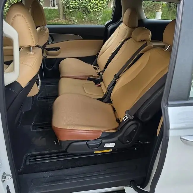 2022 Kia Carnival Lx 4