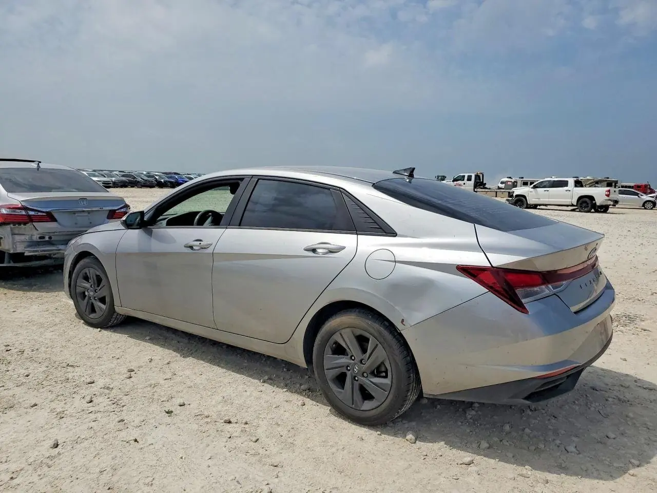 2022 Hyundai Elantra Sel 2