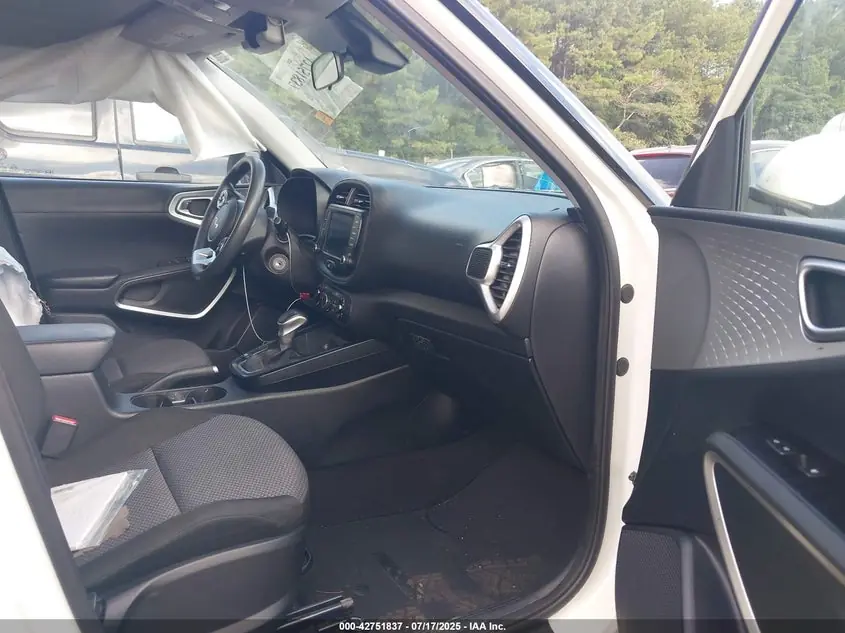 2022 Kia Soul Lx 13