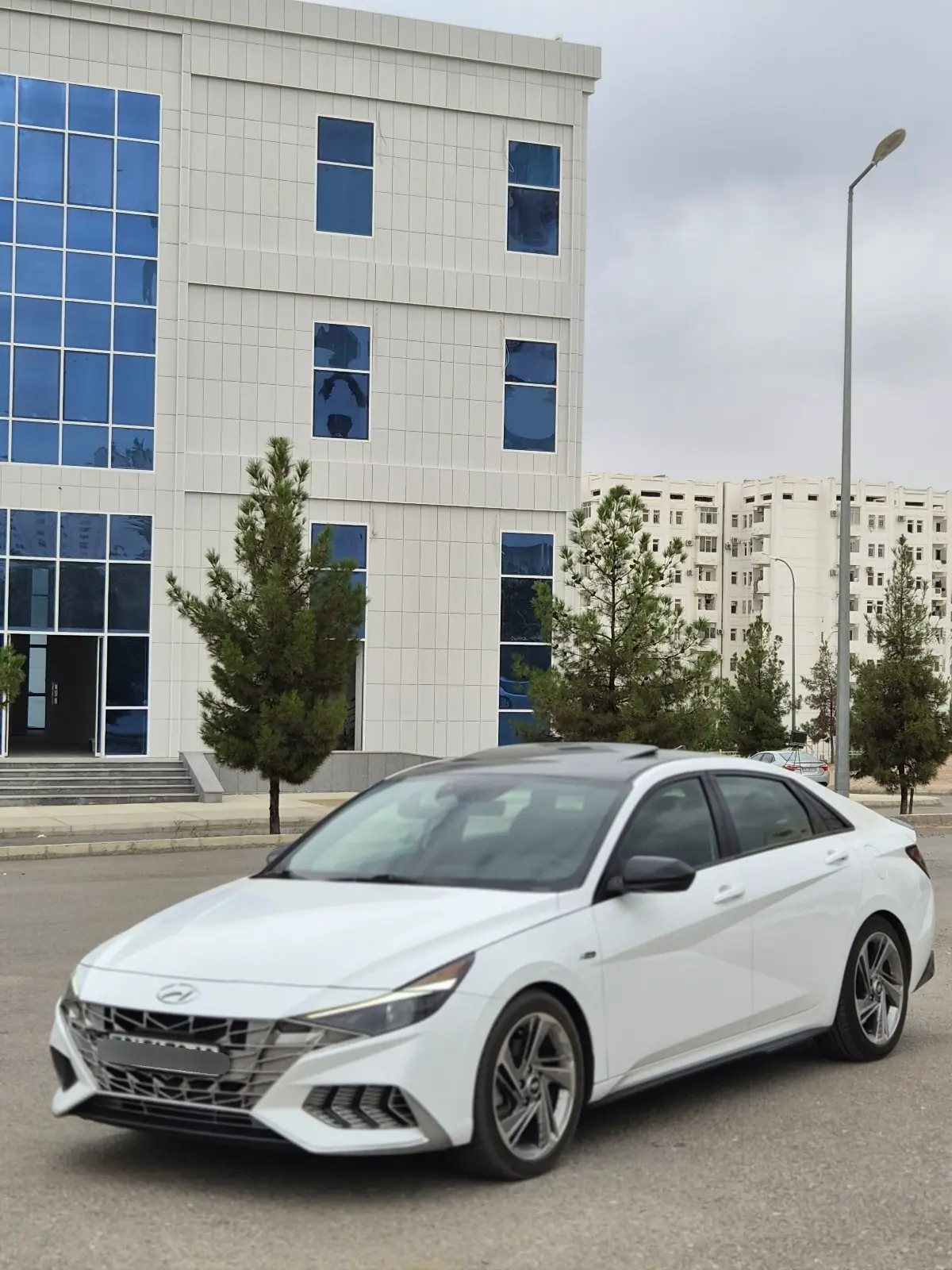 2022 HYUNDAI Elantra 4