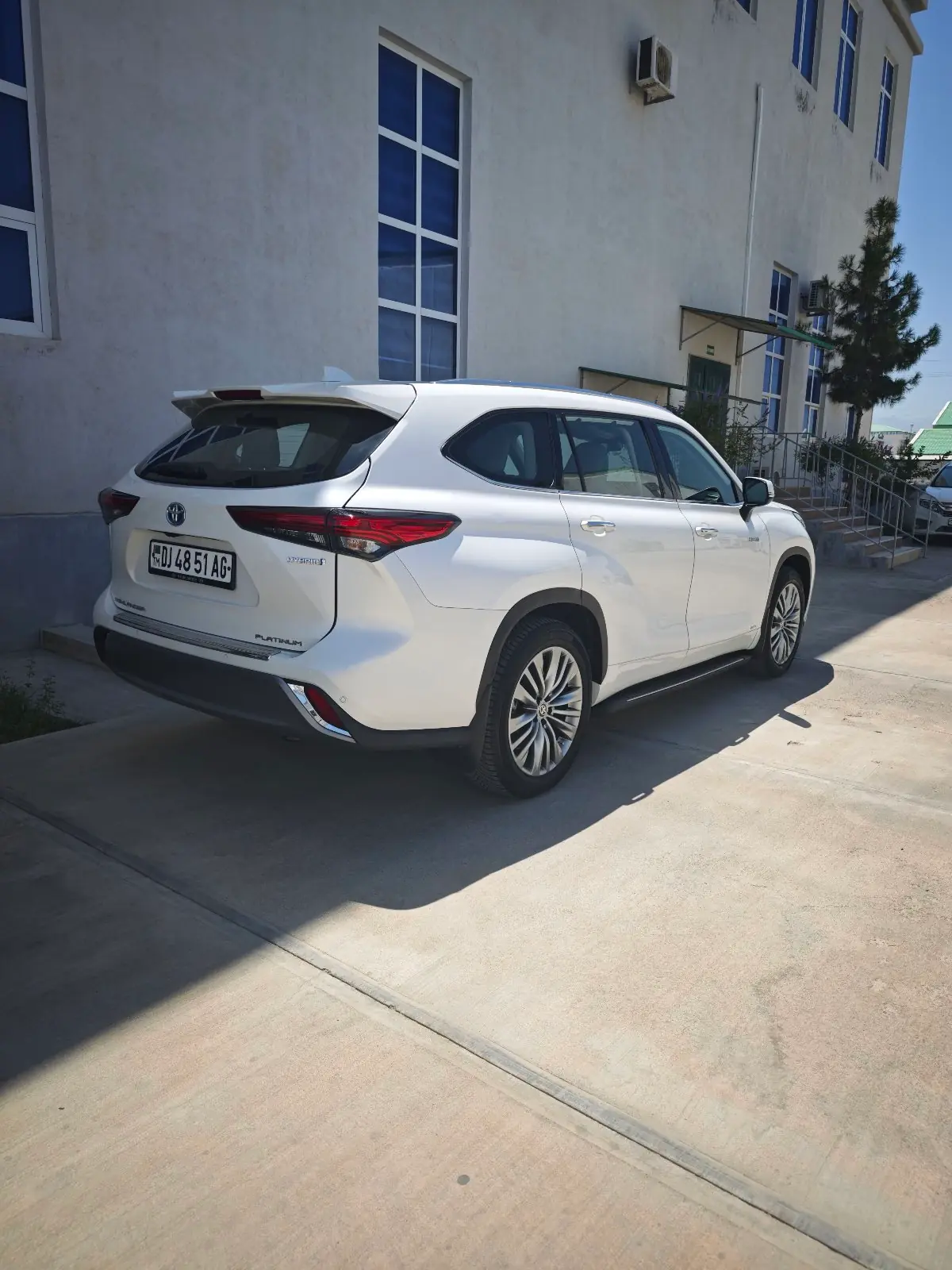 2021 Toyota Highlander Hybrid Platinum 2