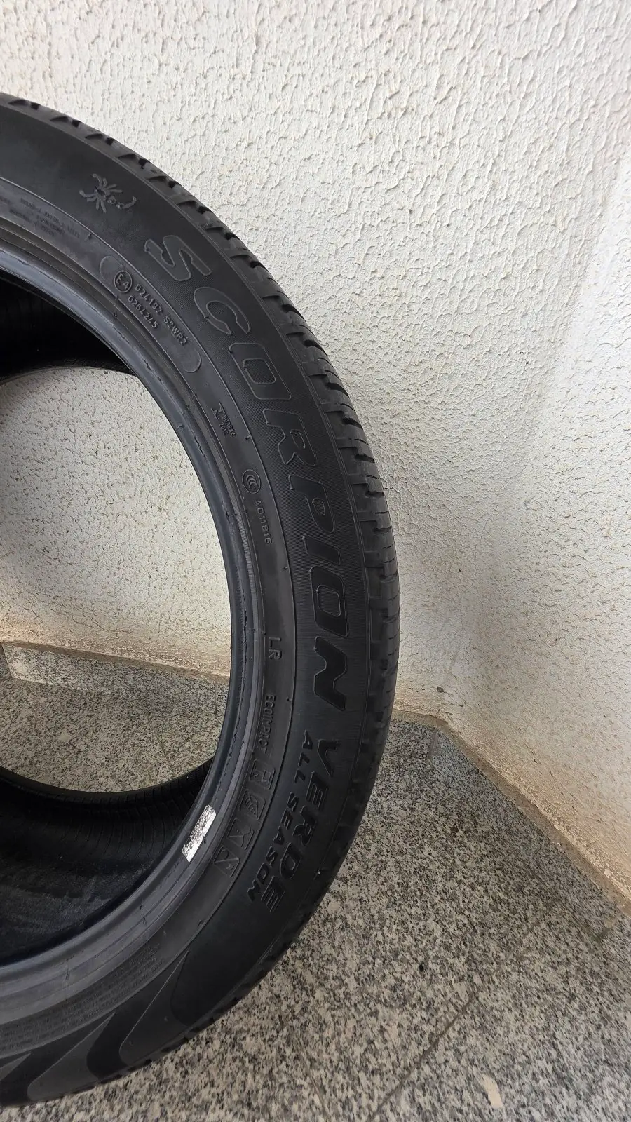 Teker 275/45/21R. Pirelli Scorpio 1