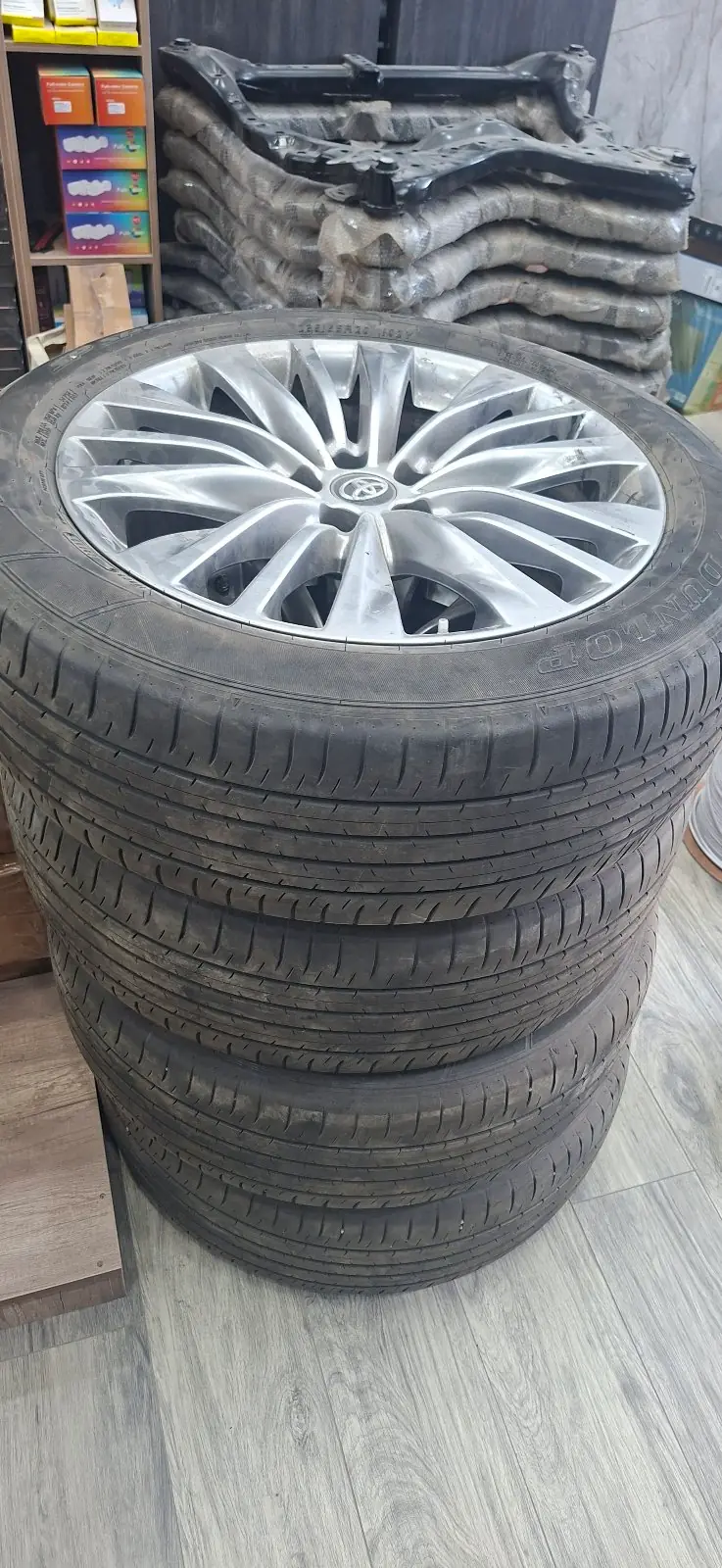 Toyota HIGLANDER platinum diska 1