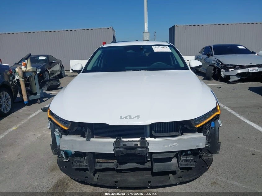 2022 Kia K5 Lxs 14