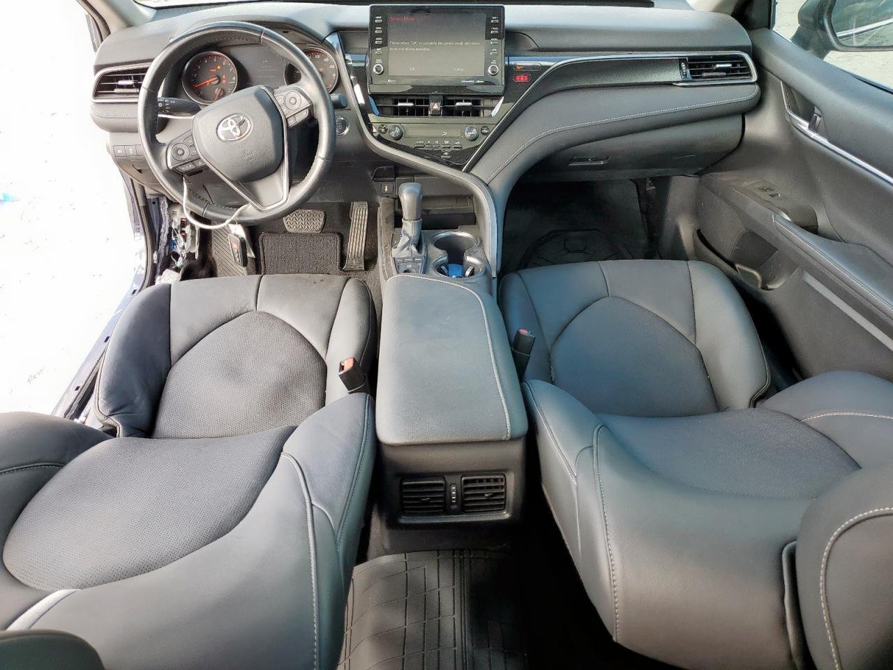 2021 Toyota Camry Xse 16
