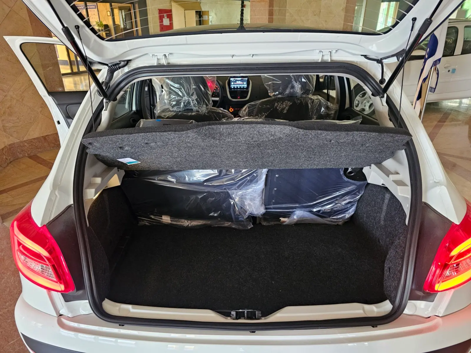 Peugeot 207i 6