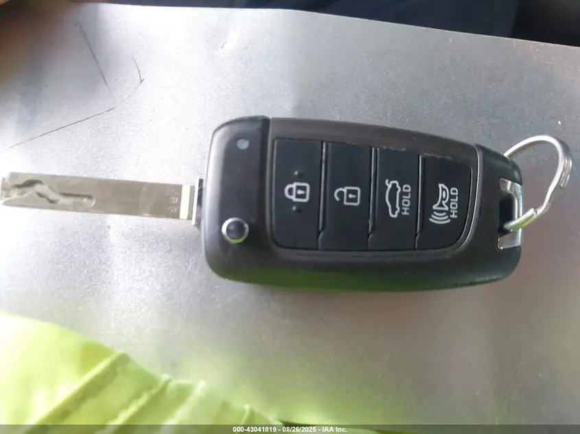 2023 Hyundai Elantra Se 16