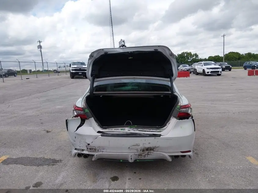 2022 Toyota Camry Xse V6 17