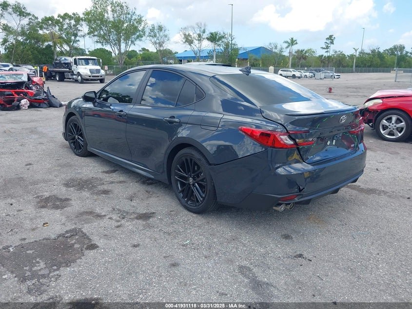 2025 Toyota Camry Se 11