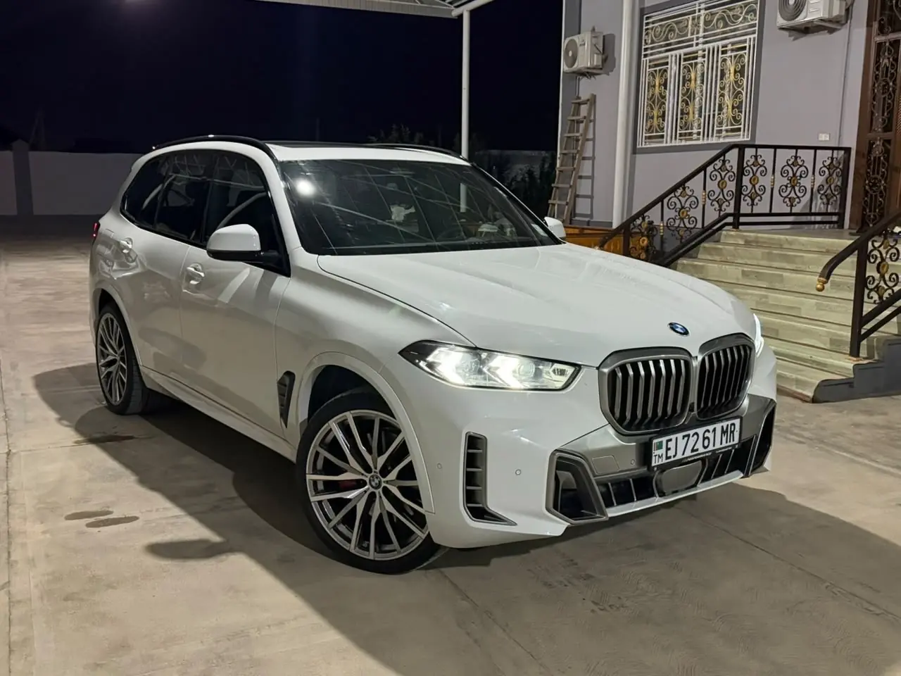 2025 BMW X5 4