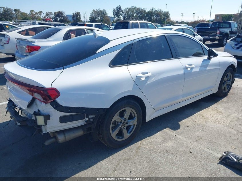 2022 Kia K5 Lxs 5
