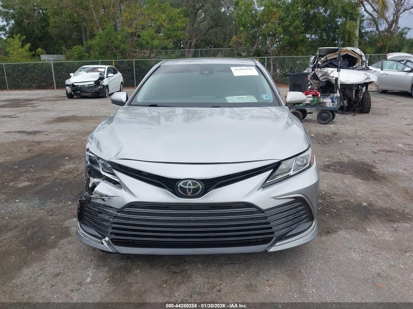 2022 Toyota Camry Le 19