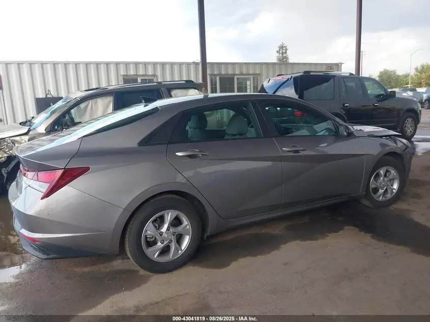 2023 Hyundai Elantra Se 18