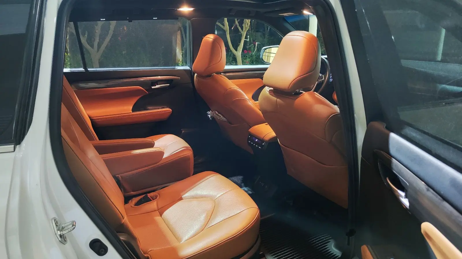 2024 Toyota Highlander Le 4